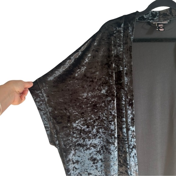 VICTORIA'S SECRET Slinky Black Crushed Velvet Open Front Robe Size Medium Large - Picture 4 of 6